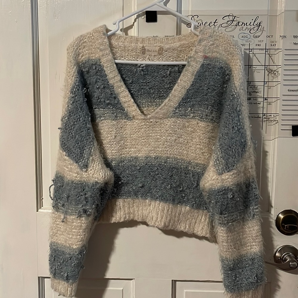 Altar’d State sweater ☕️